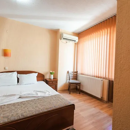 Hotel семеен свети георги 3*