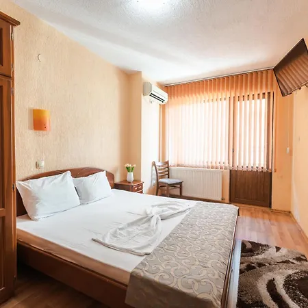 семеен свети георги 3* Sandanski